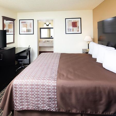 Red Lion Inn & Suites Redding Exteriör bild