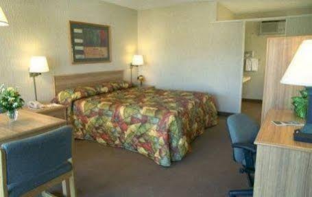 Red Lion Inn & Suites Redding Exteriör bild