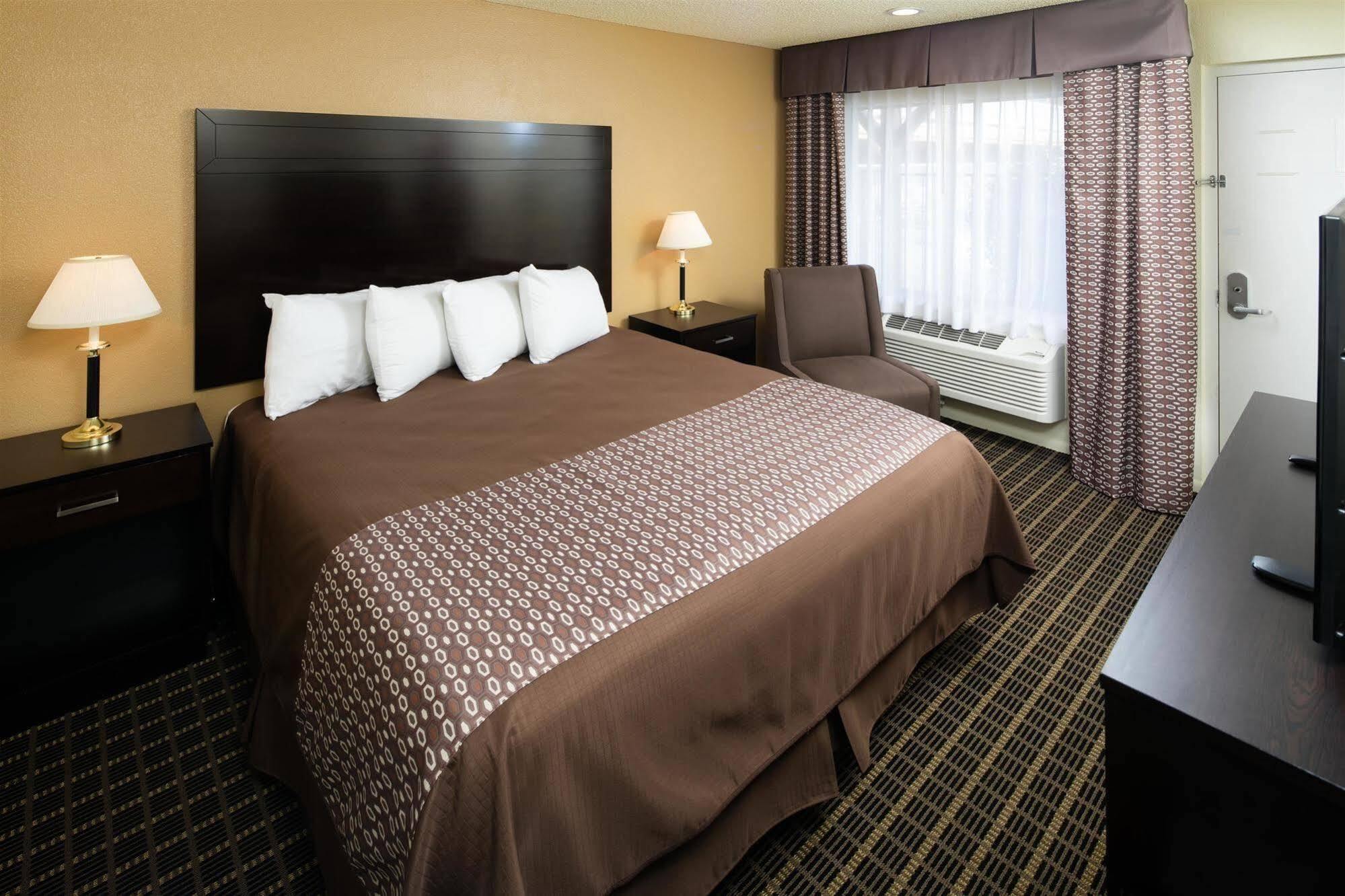 Red Lion Inn & Suites Redding Exteriör bild